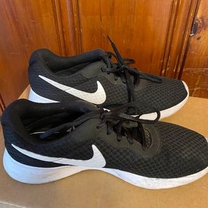 Black & White Nike Sneakers